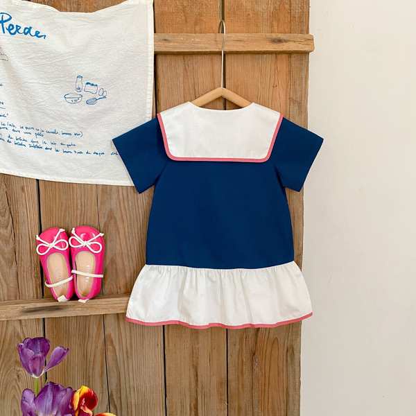 Váy ngắn tay gấu dâu tây cho bé gái