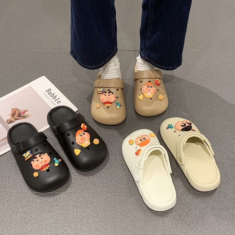 Giày Sandal Mùa Hè Đế Dày Đục Lỗ In Hình Shin-Chan Dễ Thương Dễ Phối Đồ Cho Nữ Sinh