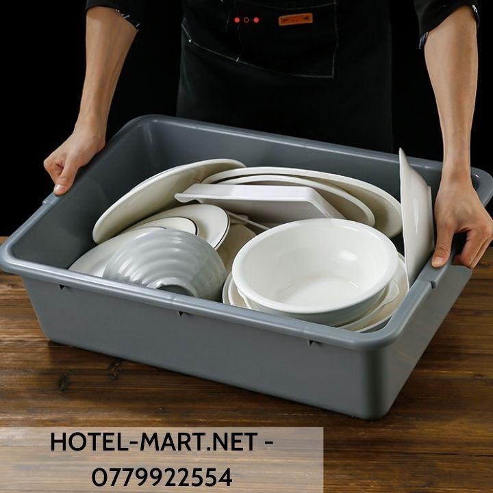 THAU VÀ XÔ NHỰA XE ĐẨY THU GOM CHÉN DĨA TRONG NHÀ HÀNG