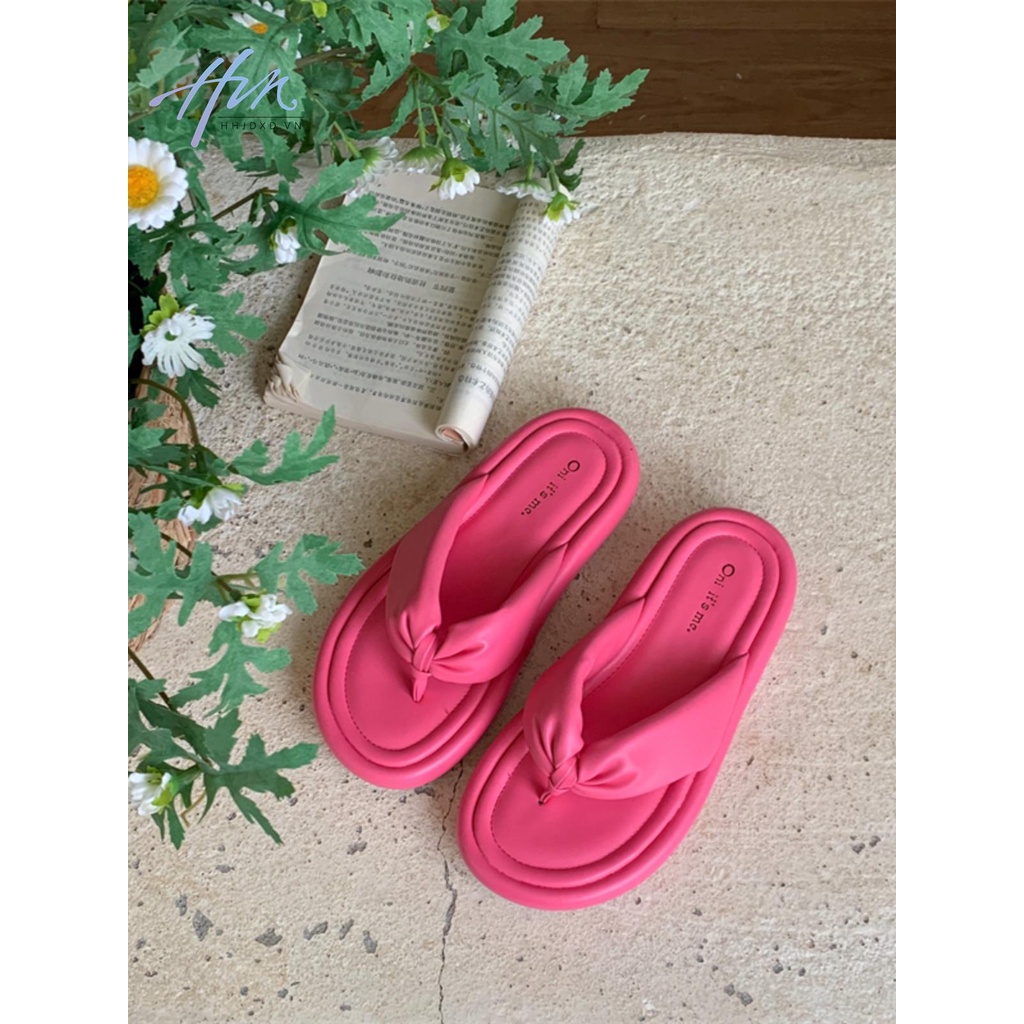 Dép Sandal Đế Dày Màu Vàng Nhạt Phong Cách Mới Dễ Phối Đồ Thời Trang Mùa Hè Cho Nữ