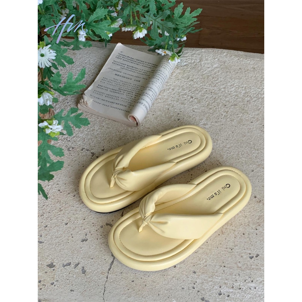 Dép Sandal Đế Dày Màu Vàng Nhạt Phong Cách Mới Dễ Phối Đồ Thời Trang Mùa Hè Cho Nữ