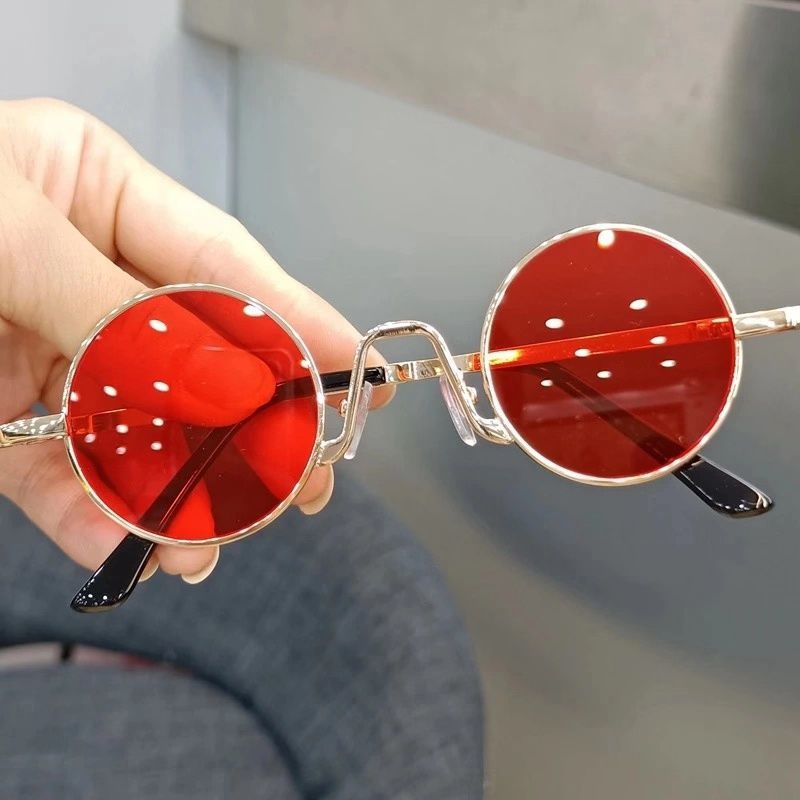 Kính Mát Gọng Nhỏ Phong Cách Hàn Quốc Cổ Điển Kèm Dây Đeo Sợi Xích Thời Trang Cho Nữ