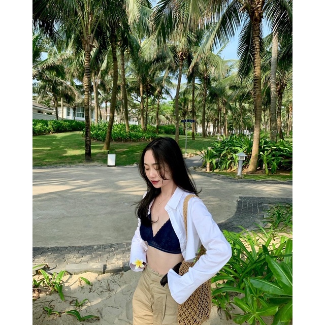 Áo sơmi trắng croptop