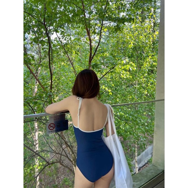 Áo tắm 1 mảnh cột dây vai trắng