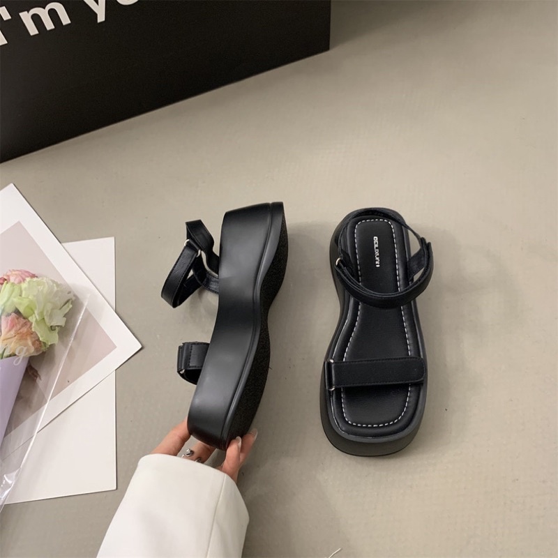 Giày sandals đế xuồng quai dán mảnh