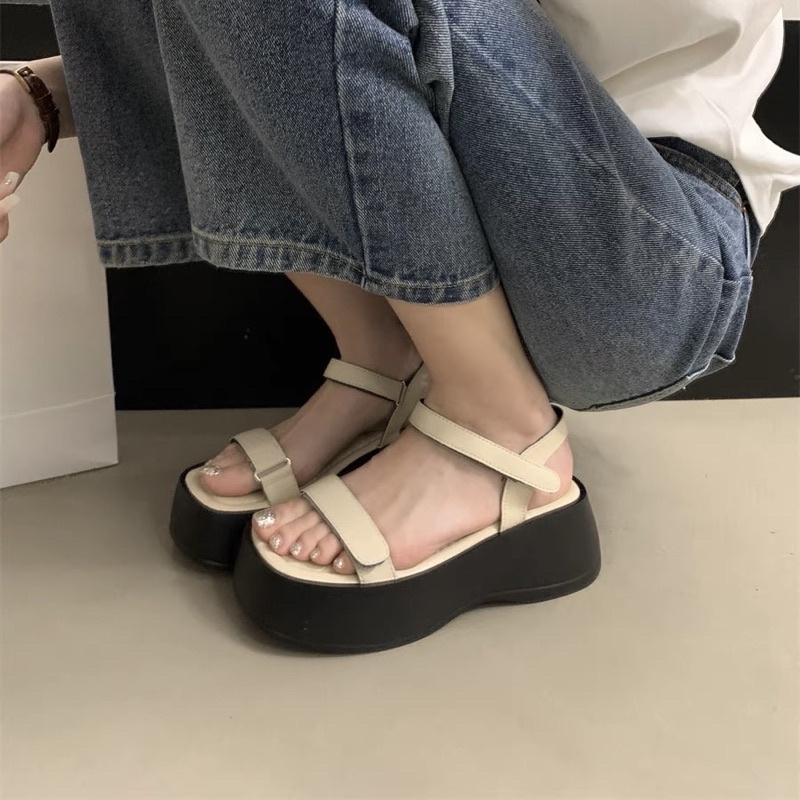 Giày sandals đế xuồng quai dán mảnh