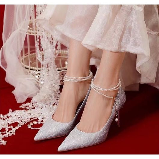 Giày Cao Gót Đính Ngọc Trai Sang Trọng Cho Cô Dâu