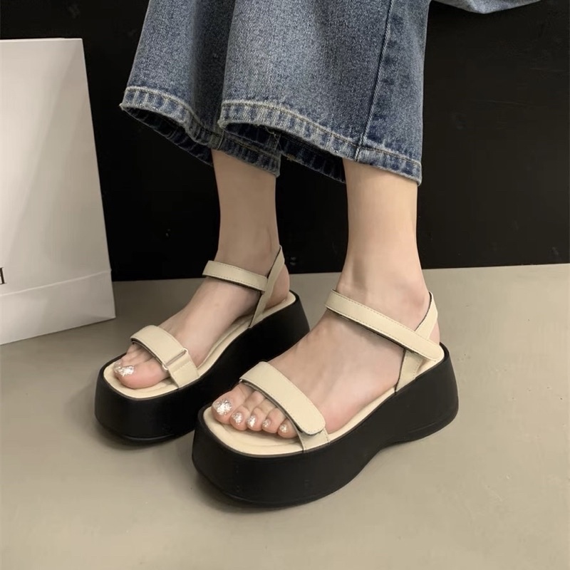 Giày sandals đế xuồng quai dán mảnh