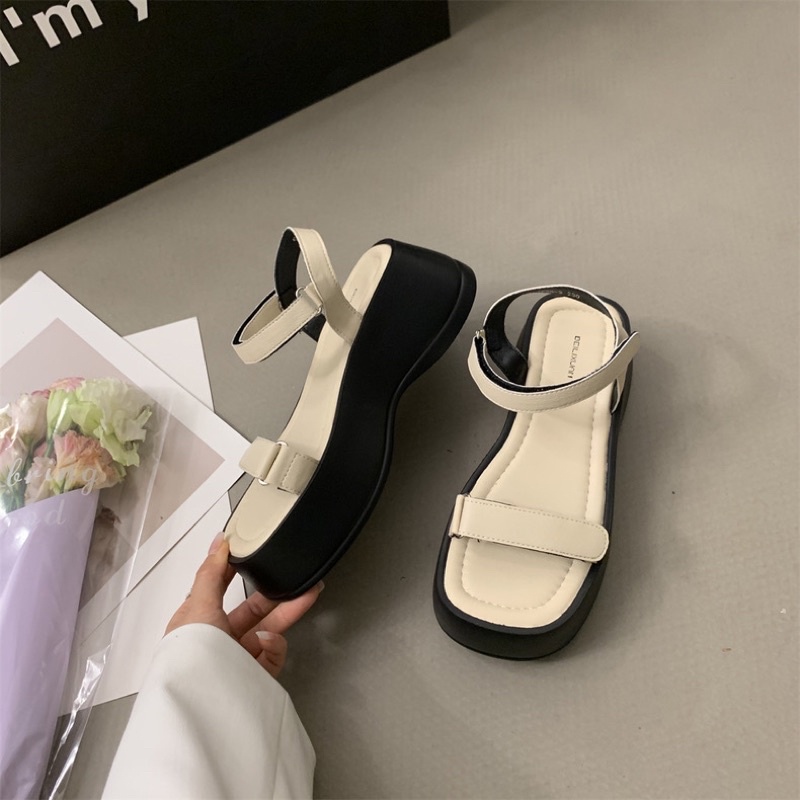 Giày sandals đế xuồng quai dán mảnh
