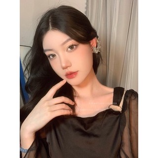 khuyên vành tai đá
