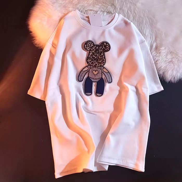 Áo Thun Nữ Ngắn Tay Cổ Tròn Thêu Hình Gấu Và Da Báo Phong Cách Mới