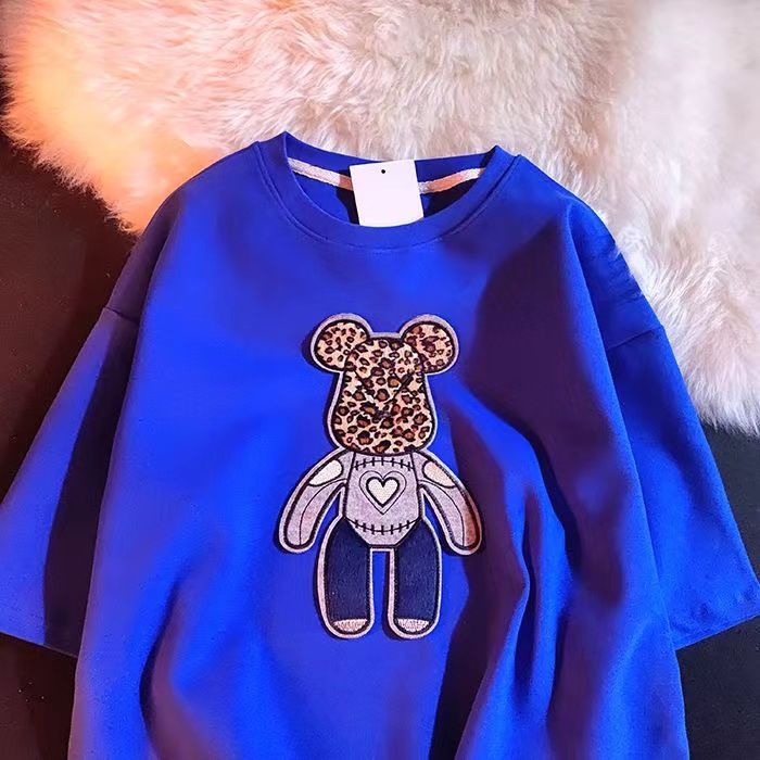 Áo Thun Nữ Ngắn Tay Cổ Tròn Thêu Hình Gấu Và Da Báo Phong Cách Mới