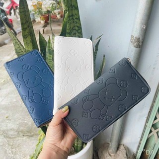Ví dài cầm tay hoạ tiết gấu mochi dập nổi thời trang