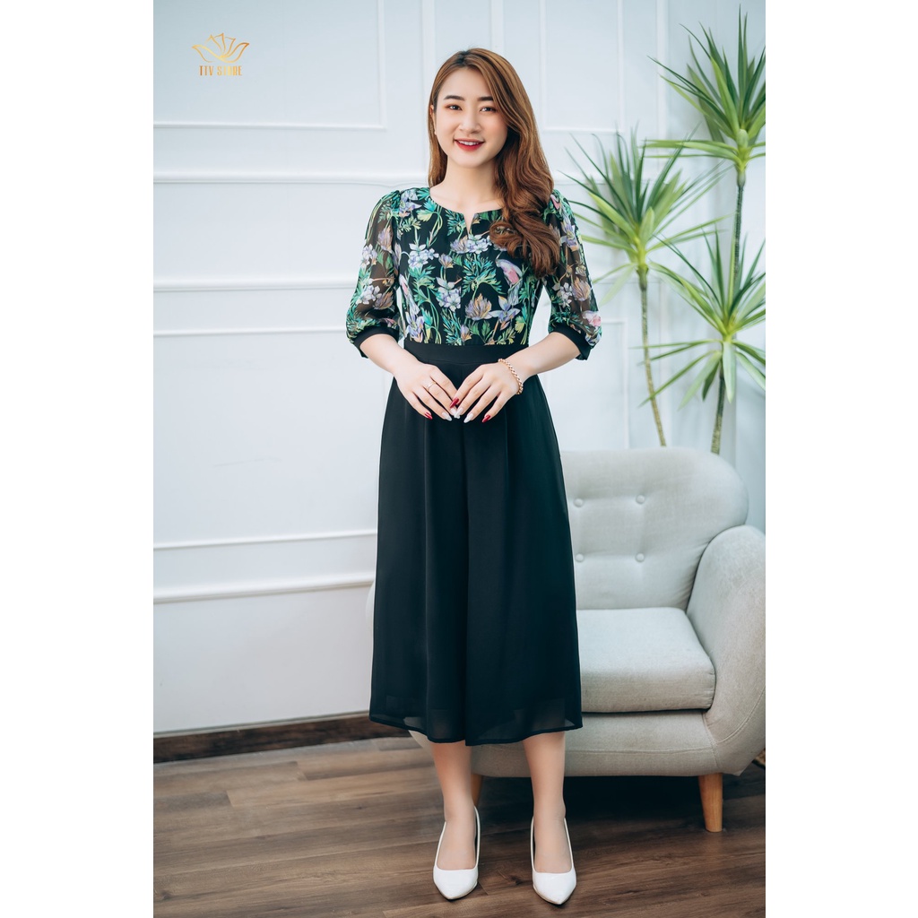 Jump lửng thiết kế trung niên TTV1362 Cổ tròn khoét V tay lỡ màu Đen Hoa sang trọng