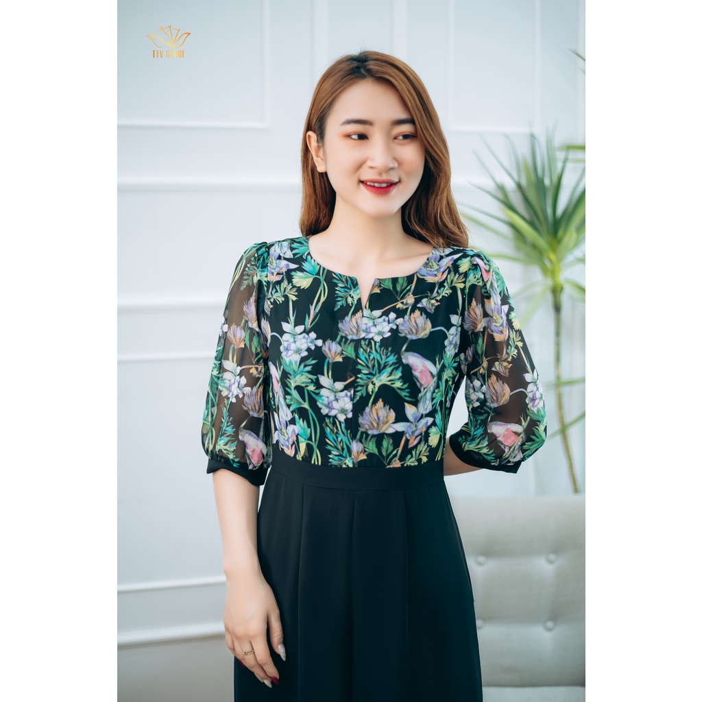 Jump lửng thiết kế trung niên TTV1362 Cổ tròn khoét V tay lỡ màu Đen Hoa sang trọng