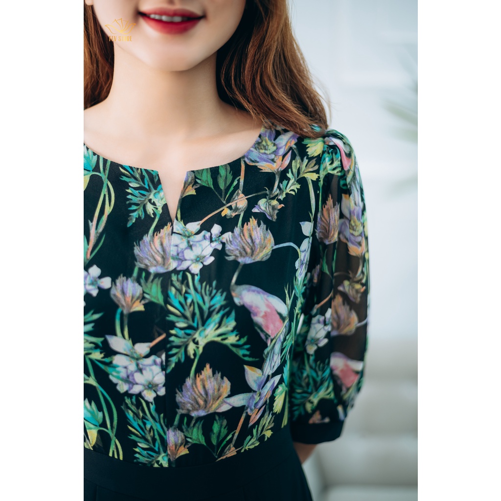 Jump lửng thiết kế trung niên TTV1362 Cổ tròn khoét V tay lỡ màu Đen Hoa sang trọng