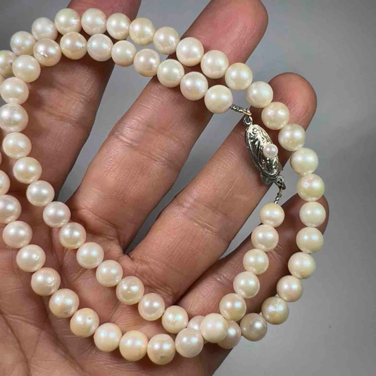 593-VÒNG CỔ CHUỖI TRAI AKOYA NƯỚC MẶN NUÔI CẤY VIÊN 5 LY 9, DÀI 43 c m CÓ TÌ NHƯ HÌNH