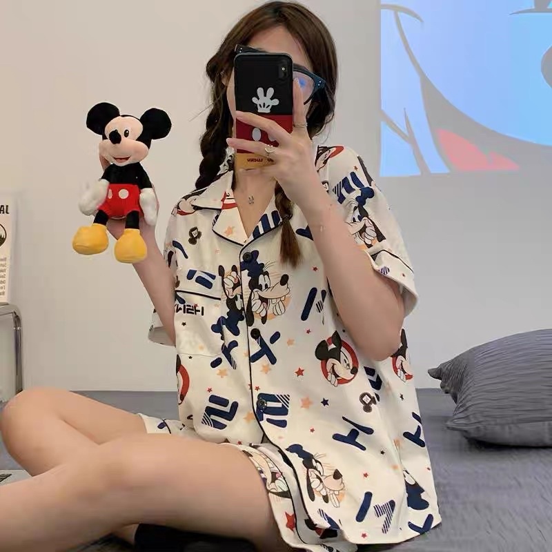 Bộ ngủ cộc tay hoạ tiết mickey chất đũi thoáng mát, bộ đồ pyjama màu trắng chất liệu siêu nhẹ thấm hút mồ hôi gấu dâu
