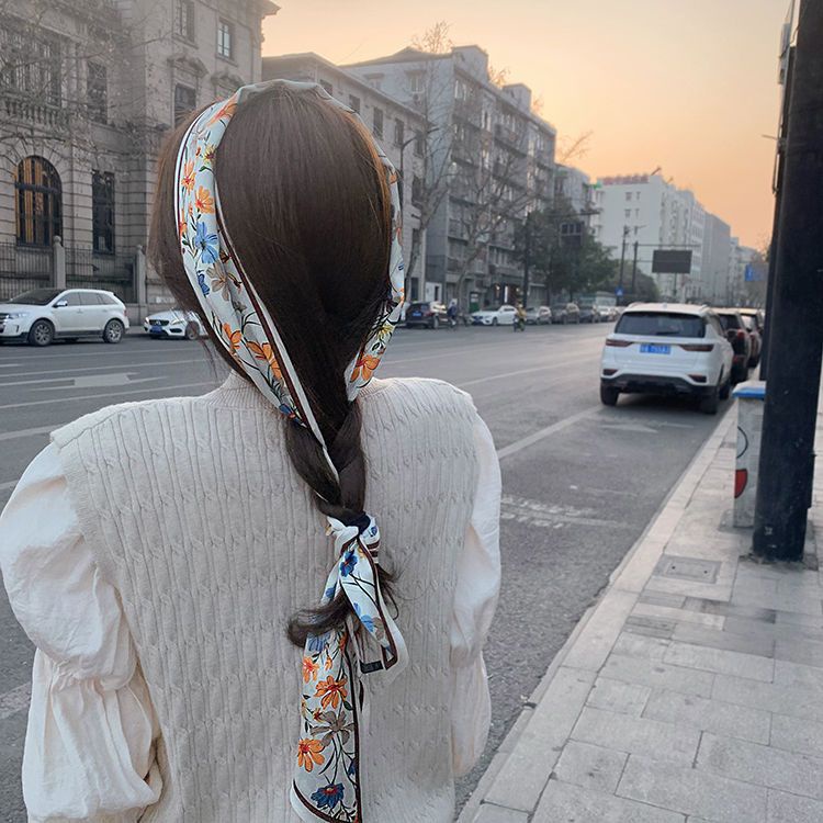 Khăn Choàng Cổ Kiêm Túi Xách Bằng Lụa Họa Tiết Hoa Sang Trọng Thời Trang Cho Nữ