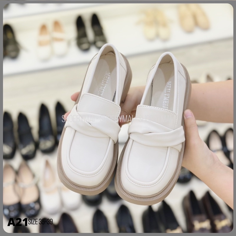Giày loafer đế bằng da lì mềm A21