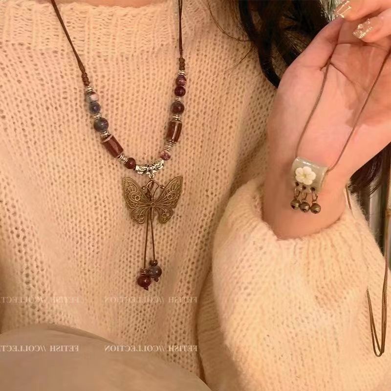 Dây Chuyền Mặt Bướm Và Chuông Gốm Phong Cách Dân Tộc Cổ Điển Dành Cho Nữ