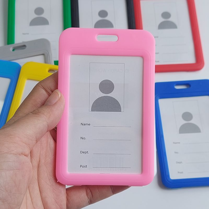 Bảng tên, thẻ đeo nhân viên, bao đựng thẻ hai mặt trong suốt nhiều màu sắc, kích thước bao thẻ 7 x 11 cm