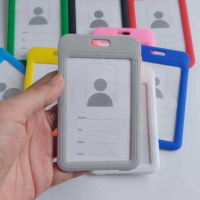 Bảng tên, thẻ đeo nhân viên, bao đựng thẻ hai mặt trong suốt nhiều màu sắc, kích thước bao thẻ 7 x 11 cm
