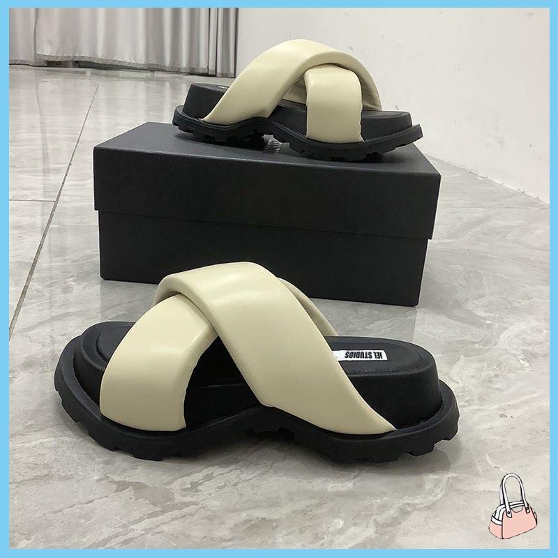 Dép đế xuồng Mang dép bánh mì chéo