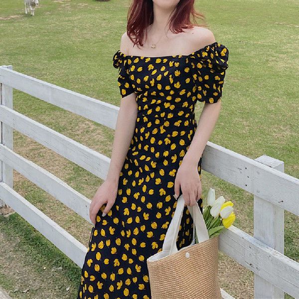 Đầm Hoa Cổ Vuông Tay Phồng Xẻ Tà Màu Đen Phong Cách Pháp Thời Trang Xinh Xắn Cho Nữ