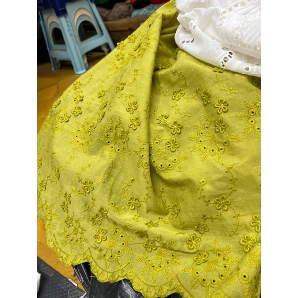 Vải thô thêu 4 màu trắng kem tím cốm