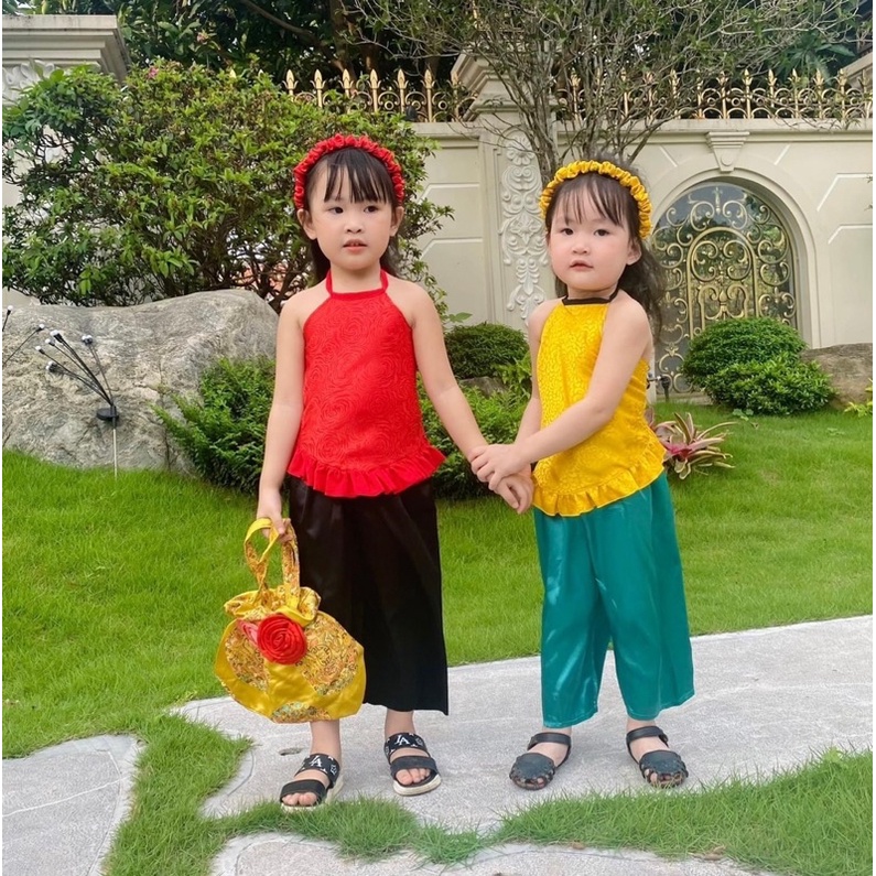 set yếm lụa đào chụp sen cho bé [HÀNG CAO CẤP]