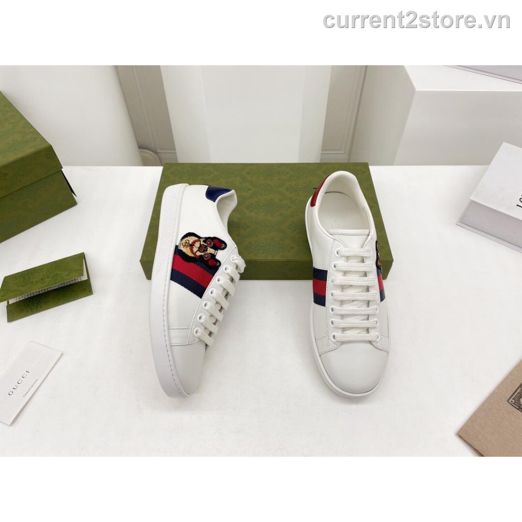Giày Thể Thao Gucci Mũi Tròn Cột Dây Thêu Hình Ong Nhỏ Màu Trắng Thời Trang 2023