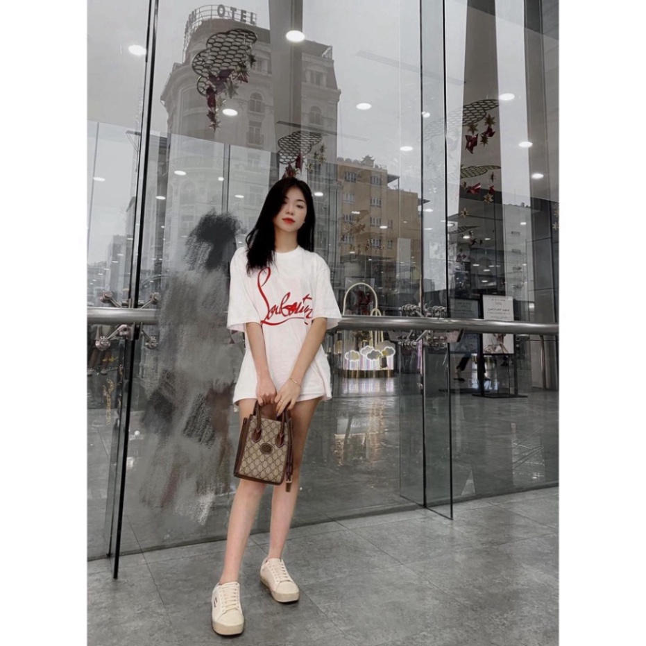 Áo phông tay lỡ Louboutin Unisex đẹp, áo thun đôi nam nữ Mikenco cổ tròn cotton 3158 co giãn 4 chiều màu đen trắng AT6 | BigBuy360 - bigbuy360.vn