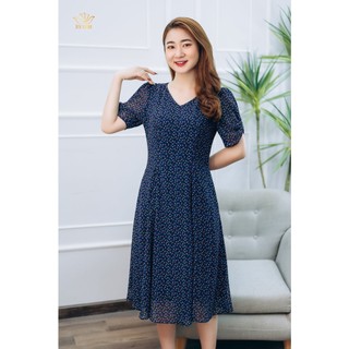 Đầm suông thời trang trung niên TTV1357 thiết kế Cổ tim tay ngắn màu Xanh hoa nhí trẻ trung