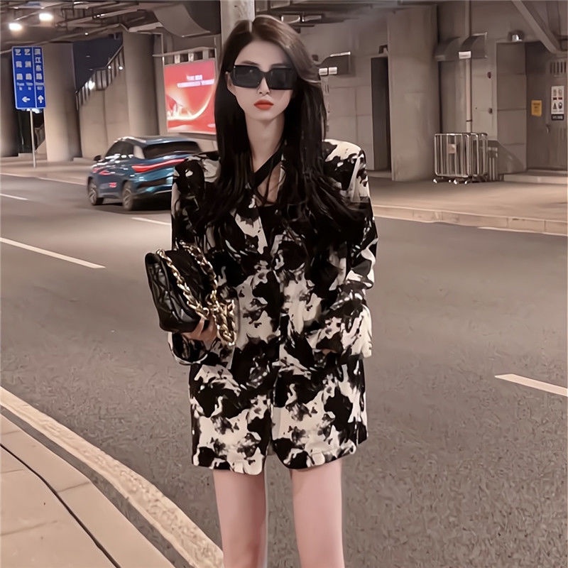 Set Áo Sơ Mi In Họa Tiết + Quần Short Thời Trang Dành Cho Nữ