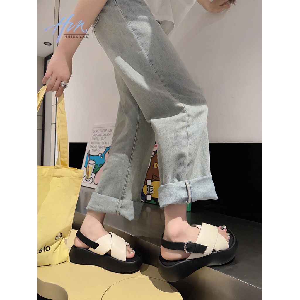 Sandal Đi Biển Mùa Hè 2023 Hở Ngón Đế Dày Quai Chéo Phong Cách Roman Mới Cho Nữ