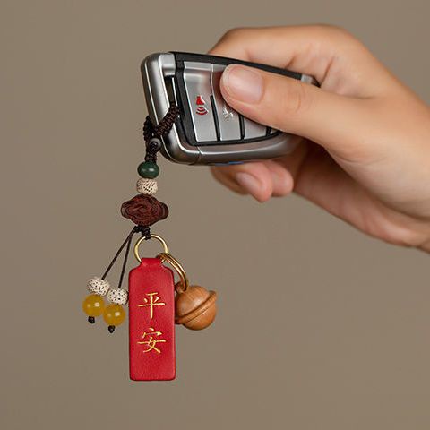 Móc Chìa Khóa Xe Hơi Mặt Chuông Gỗ Gụ Phối Da Sáng Tạo Thích Hợp Làm Quà Tặng Cá Nhân Cho Nam Và Nữ