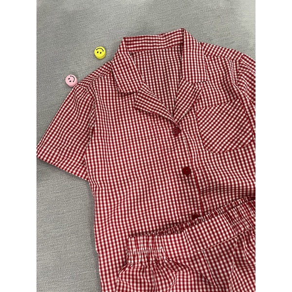 Bộ quần áo bé gái caro đỏ