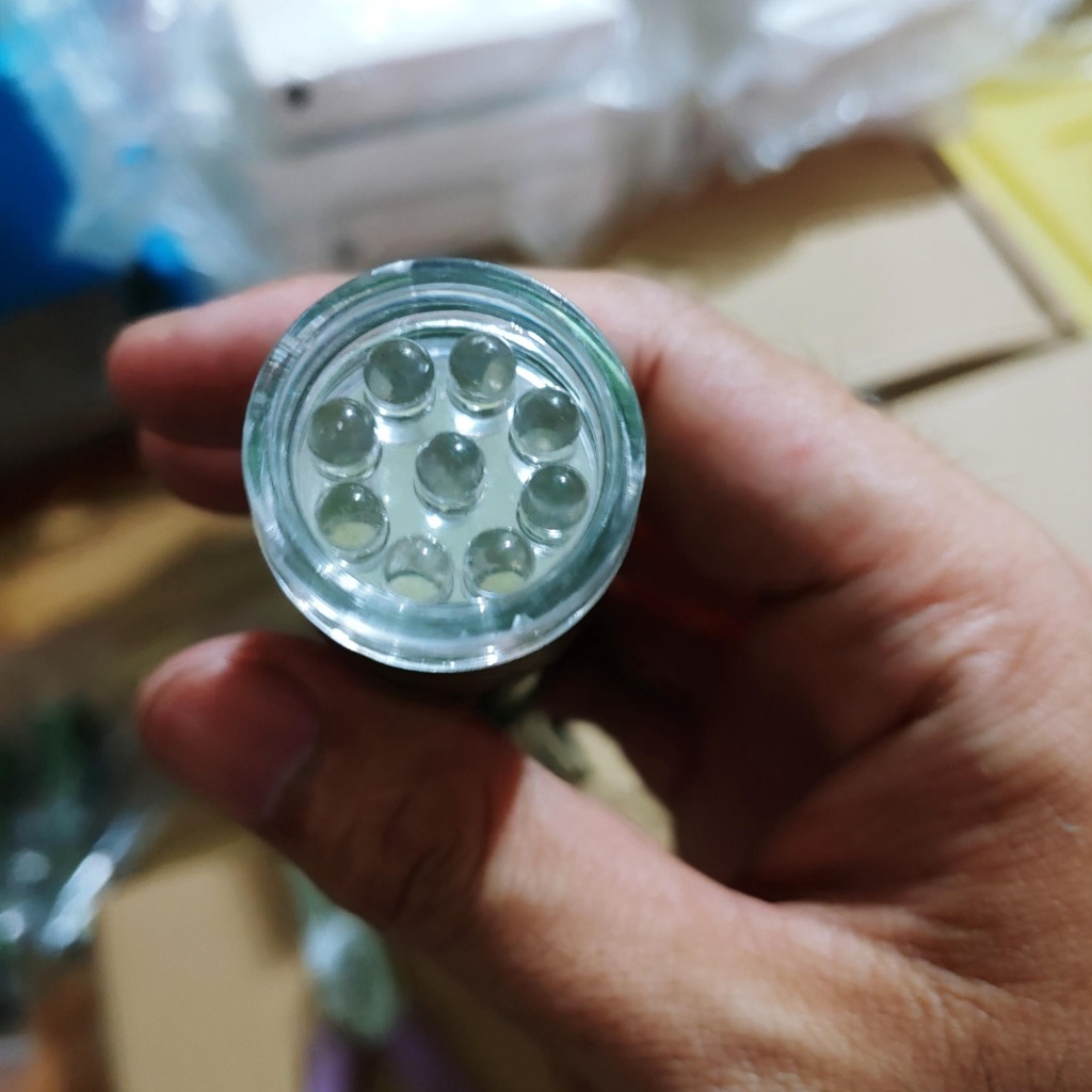 Đèn pin led mini dùng pin sạc hoặc pin tiểu