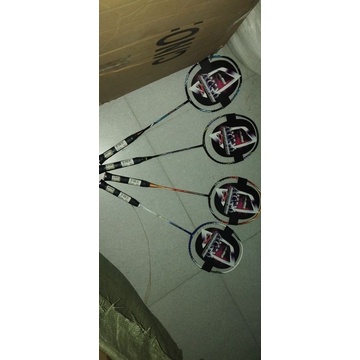 Vợt cầu lông lining khung cacbon căng từ 9-11 kg