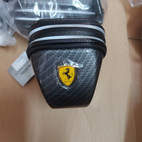Túi cọc yên cứng vân carbon Ferrari 3M cao cấp