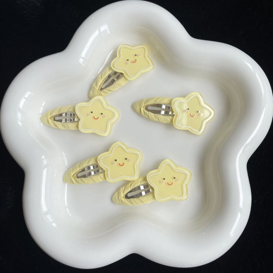 Kẹp Tóc Hình Ngôi Sao / Hình oval Màu Vàng Sữa Dễ Thương