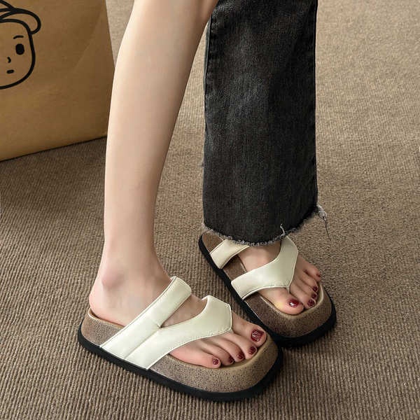 Dép xỏ ngón mẫu mới mùa hè 2023