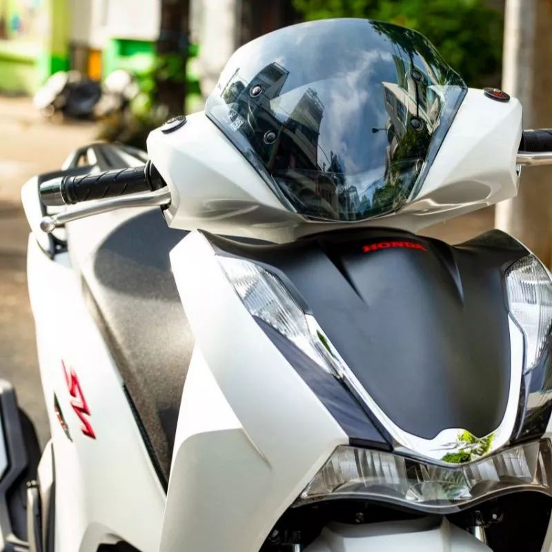 Chắn gió (mão)350i gắn cho Sh20 Zhipat chính hãng ( màu khói)