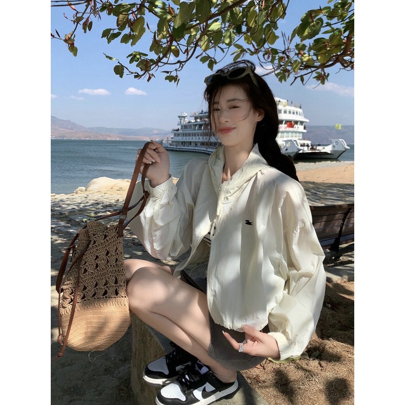 Áo Khoác Chống Nắng Tay Dài Dáng Rộng Có Mũ Trùm Phối Dây Rút Thời Trang Cho Nữ