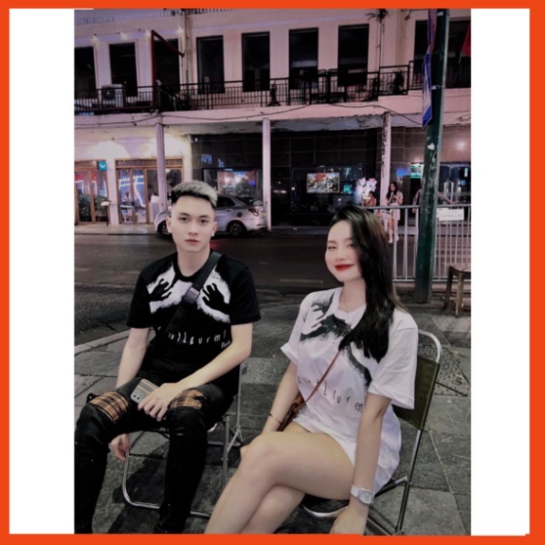 1 Áo Phông Tay Nam Nữ In Hình Đôi Bàn Tay Với Cổ Tròn - Áo Thun Nam Nữ Unisex Cao Cấp Chất Liệu Dày Dặn. 1 | BigBuy360 - bigbuy360.vn