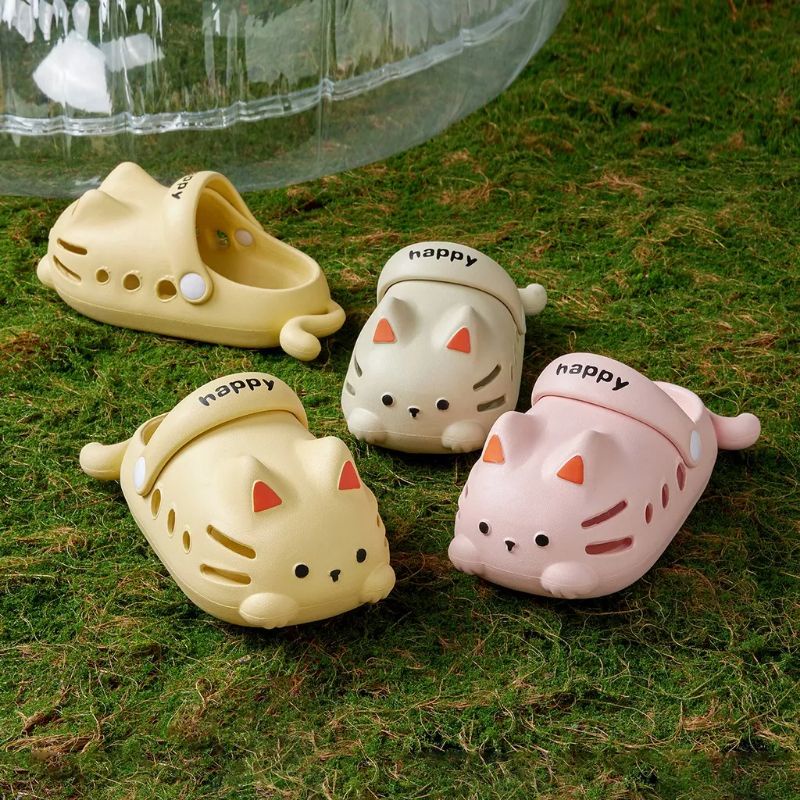 Cross đi mưa cho bé, sục siêu nhẹ chống trơn trượt cho bé gái Cheerful Mario DC-6611