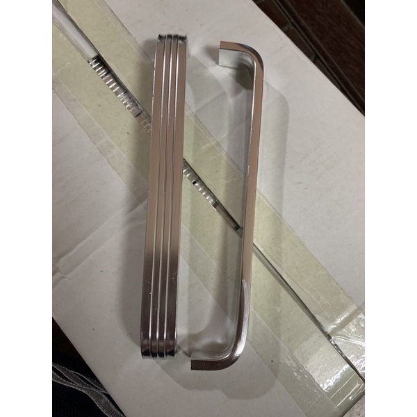 Tay co ba kẻ, tay nắm tủ ,kệ tivi siêu nhẹ