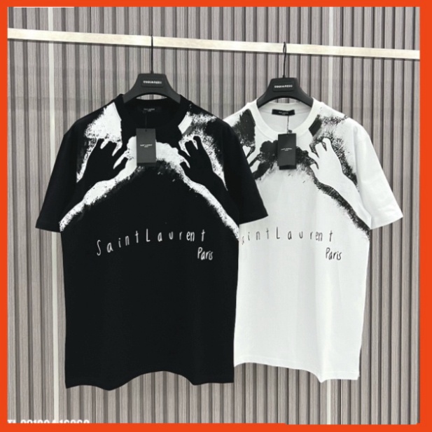 1 Áo Phông Tay Nam Nữ In Hình Đôi Bàn Tay Với Cổ Tròn - Áo Thun Nam Nữ Unisex Cao Cấp Chất Liệu Dày Dặn. 1