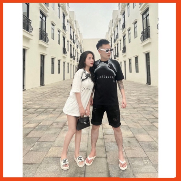 1 Áo Phông Tay Nam Nữ In Hình Đôi Bàn Tay Với Cổ Tròn - Áo Thun Nam Nữ Unisex Cao Cấp Chất Liệu Dày Dặn. 1 | BigBuy360 - bigbuy360.vn